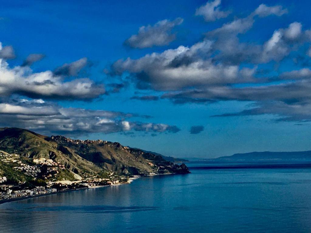 Blue Sky House Bed and Breakfast Taormina Exteriör bild