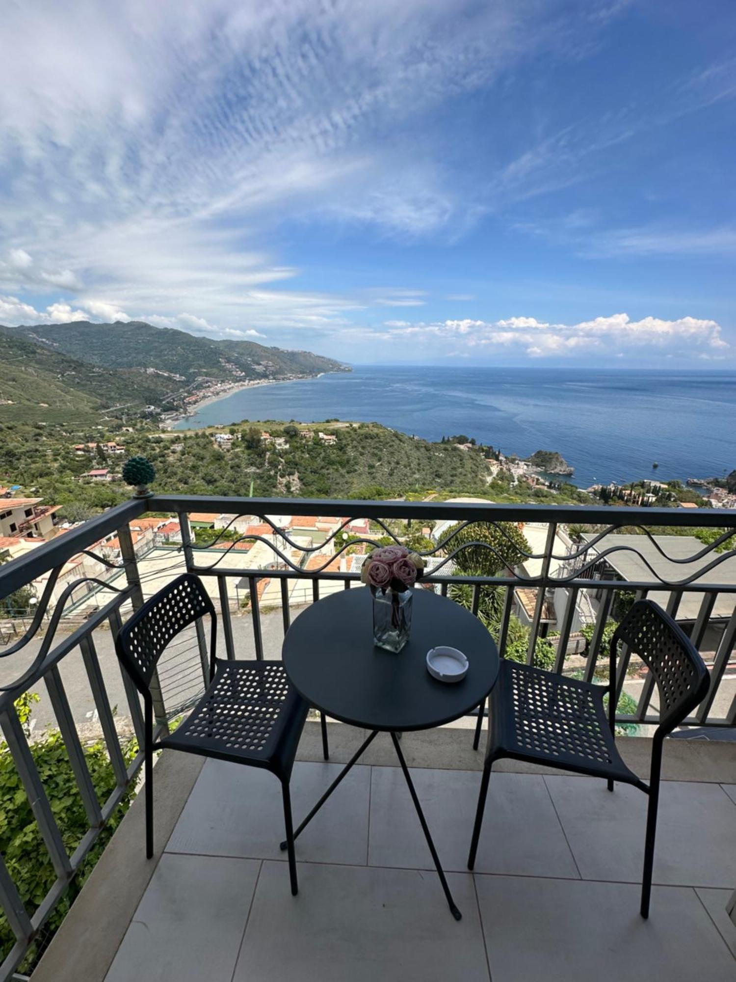 Blue Sky House Bed and Breakfast Taormina Exteriör bild